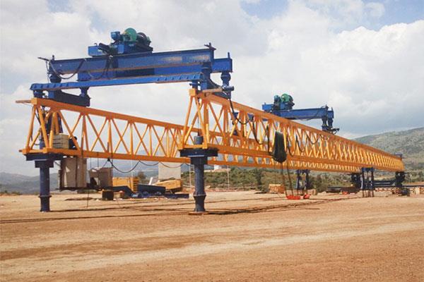 30m Bridge Meluncurkan Girder Crane